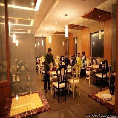 Deccan Plaza Hotel - Ooty Eksteriør bilde
