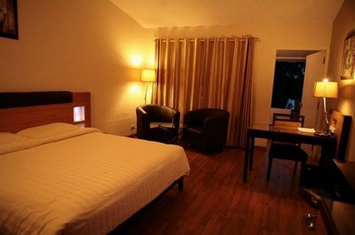Deccan Plaza Hotel - Ooty Eksteriør bilde
