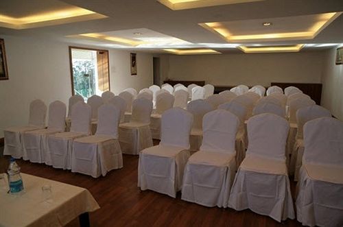 Deccan Plaza Hotel - Ooty Eksteriør bilde