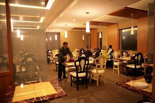 Deccan Plaza Hotel - Ooty Eksteriør bilde